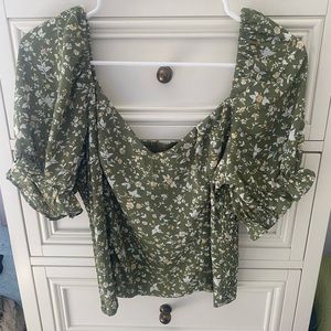 Abercrombie green floral top